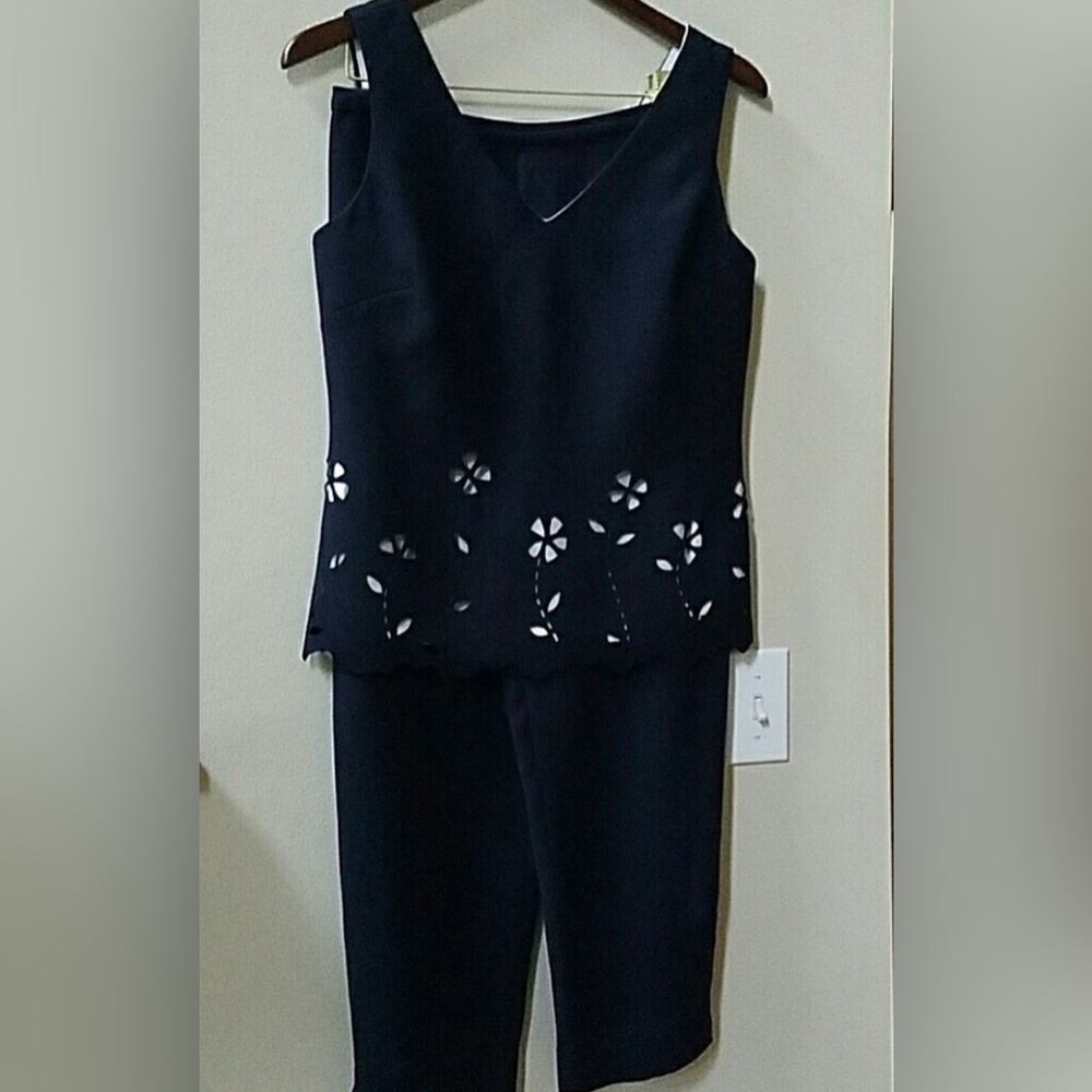 YL 2 Piece Outfit Top & Pants Set Size 8P - Picture 3 of 8